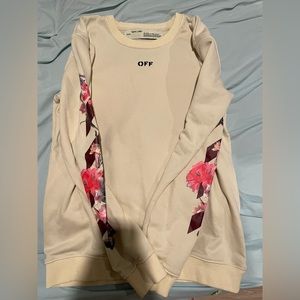 OFF White Sweatshirt - Size not on sweatshirt but fits like a medium